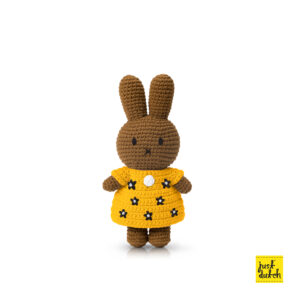 nina handmade en haar bijenjurk met bloemen