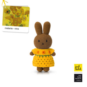 nina handmade en haar nieuwe zonnebloemen jurk