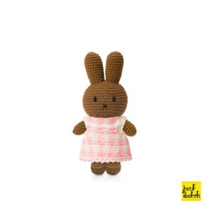 Nina handmade en haar pastel roze ruitjes jurk